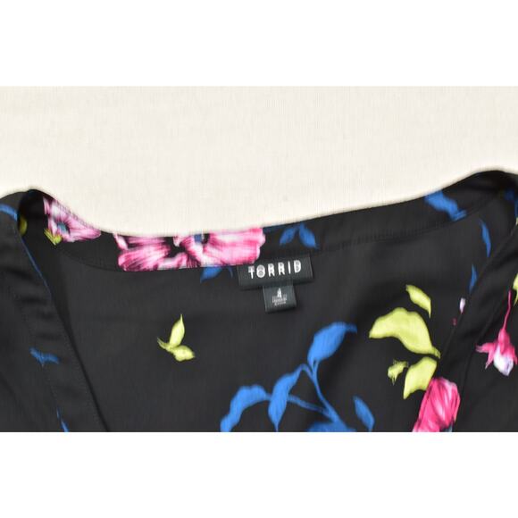 Torrid Plus Size 4 Blouse Black Floral V-Neck 3/4 Sleeve Blouse Top - Picture 4 of 8
